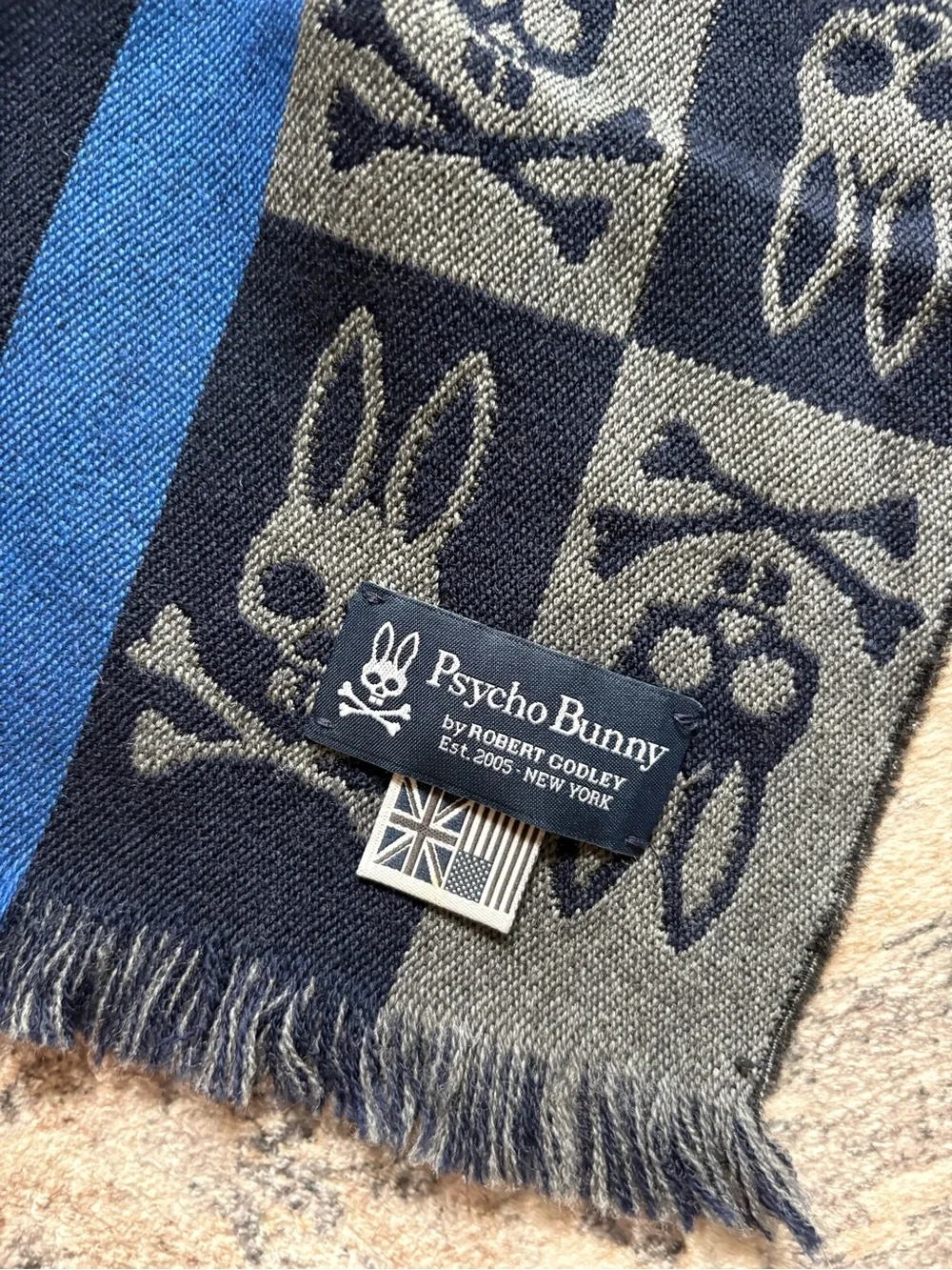 Pyscho Bunny scarf Robert godley New York 100% wool navy blue winter fall